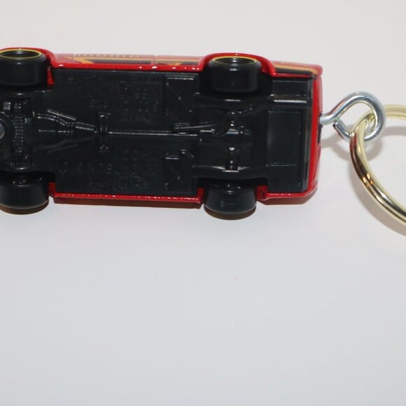 Hot Wheels Speed Graphics MOMO CUSTOM keychain - Picture 6 of 6